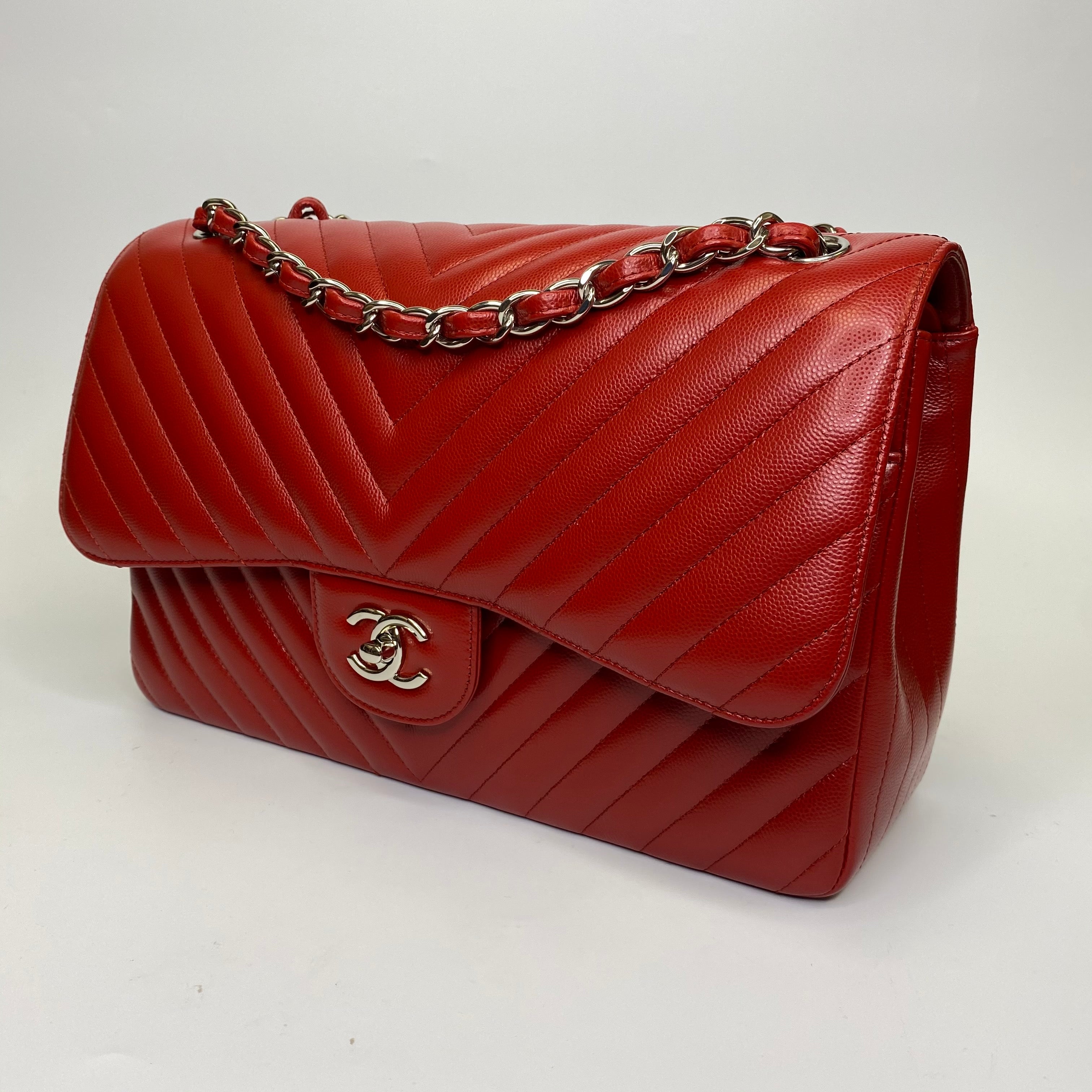 Chanel 2016 Red Chevron Jumbo Double Flap Bag – Dina C's Fab and