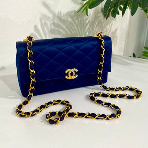 Chanel Vintage Navy Satin Evening Bag – Dina C's Fab and Funky