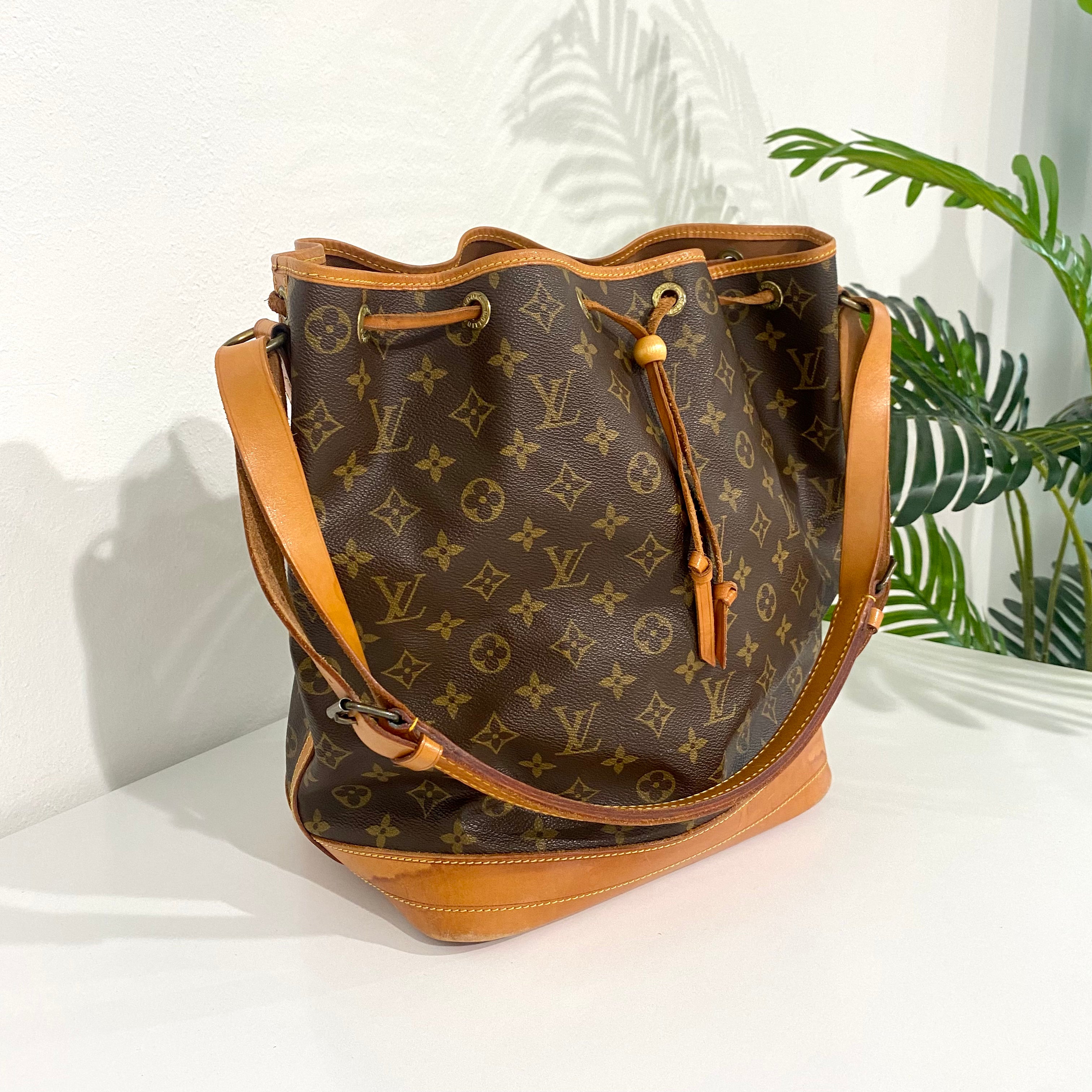 LOUIS VUITTON NOE BAG UNBOXING, REVIEW VINTAGE- What's in my bag? How did  I get it at this price?! 