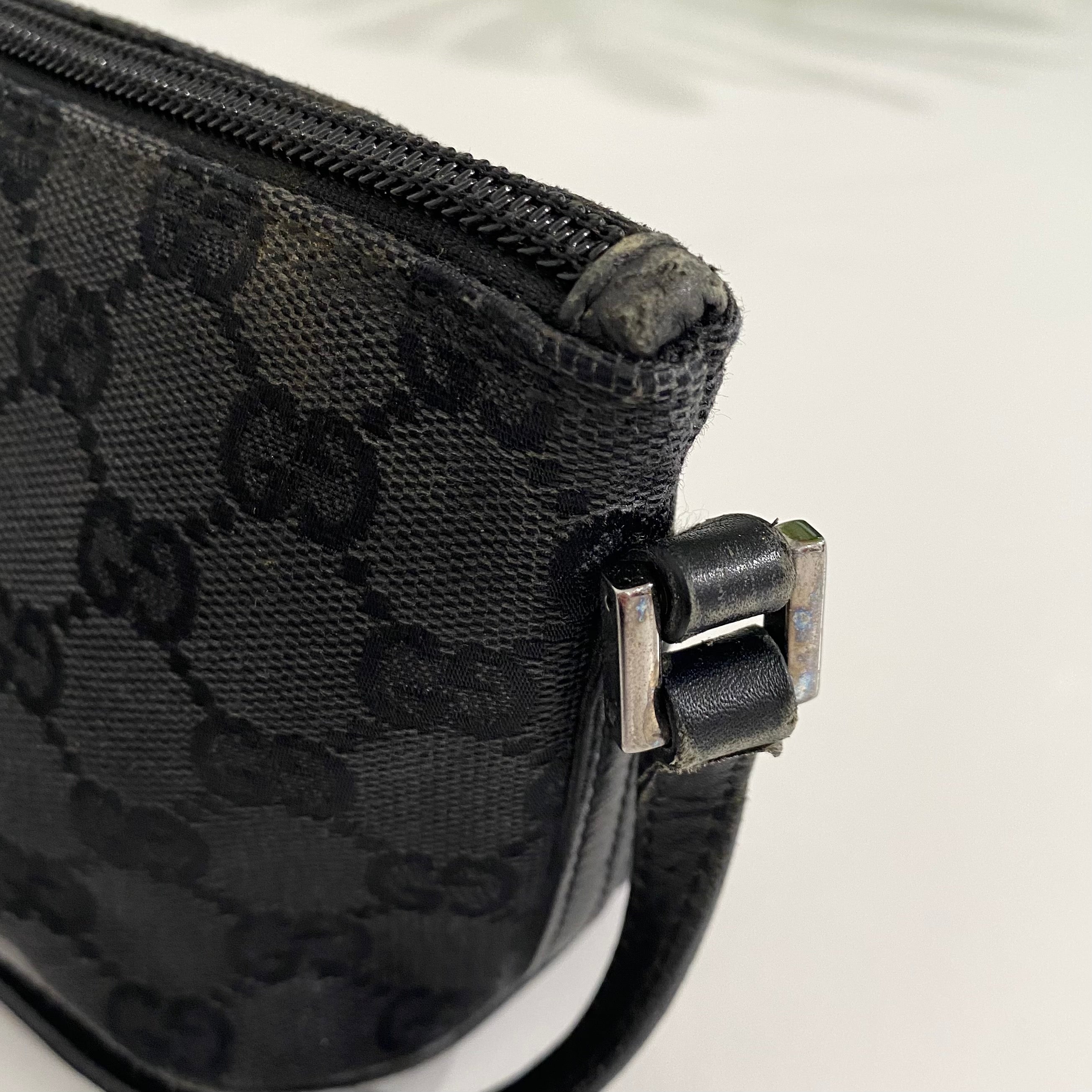Gucci Black Monogram Mini Bag – Dina C's Fab and Funky Consignment Boutique