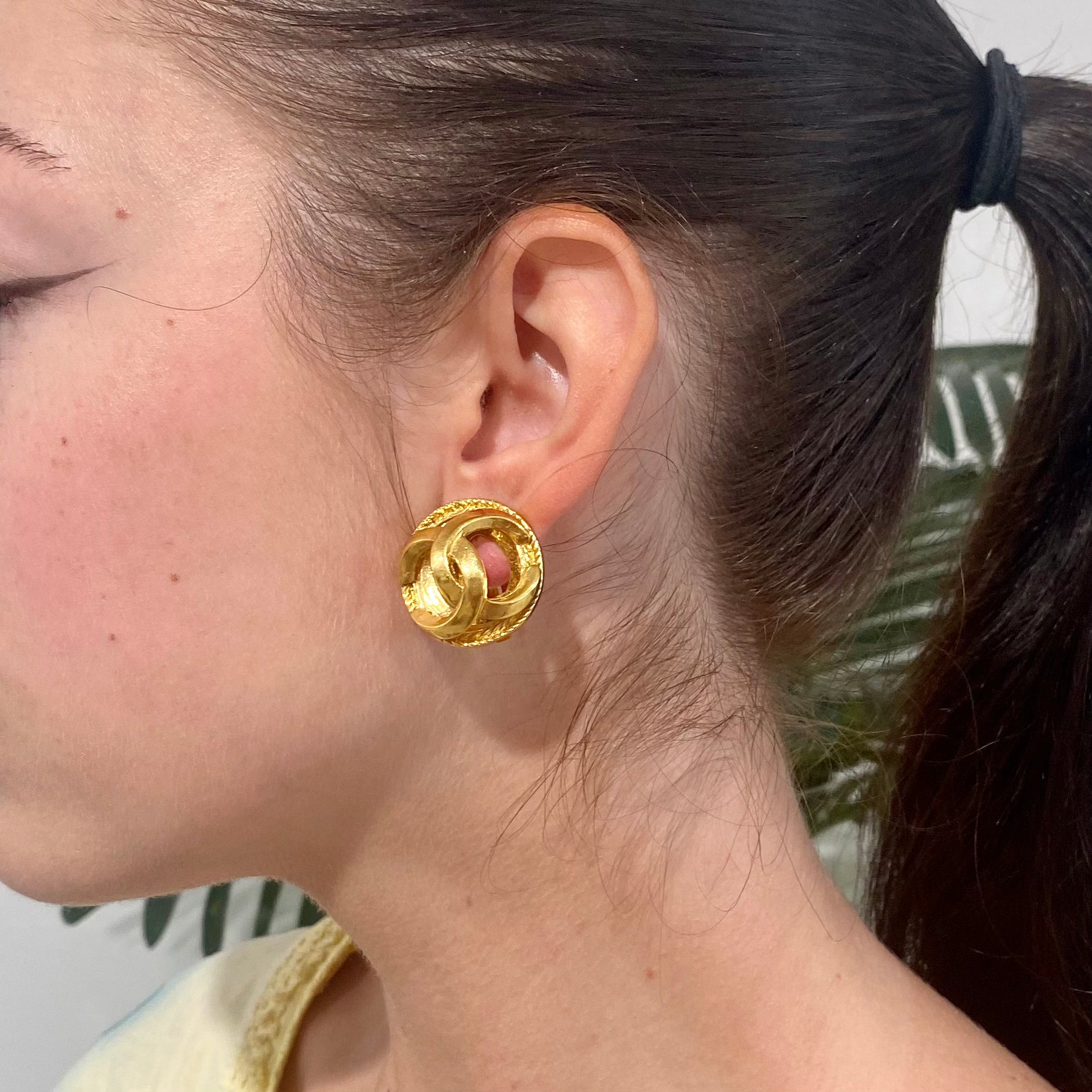 Chanel Cc Logo women earrings/piercing