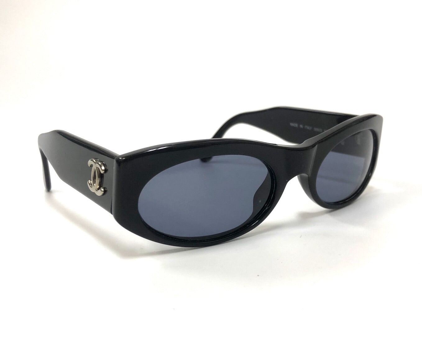 Vintage CHANEL black frame sunglasses with large CC charms at sides. m –  eNdApPi ***where you can find your favorite designer  vintages..authentic, affordable, and lovable.