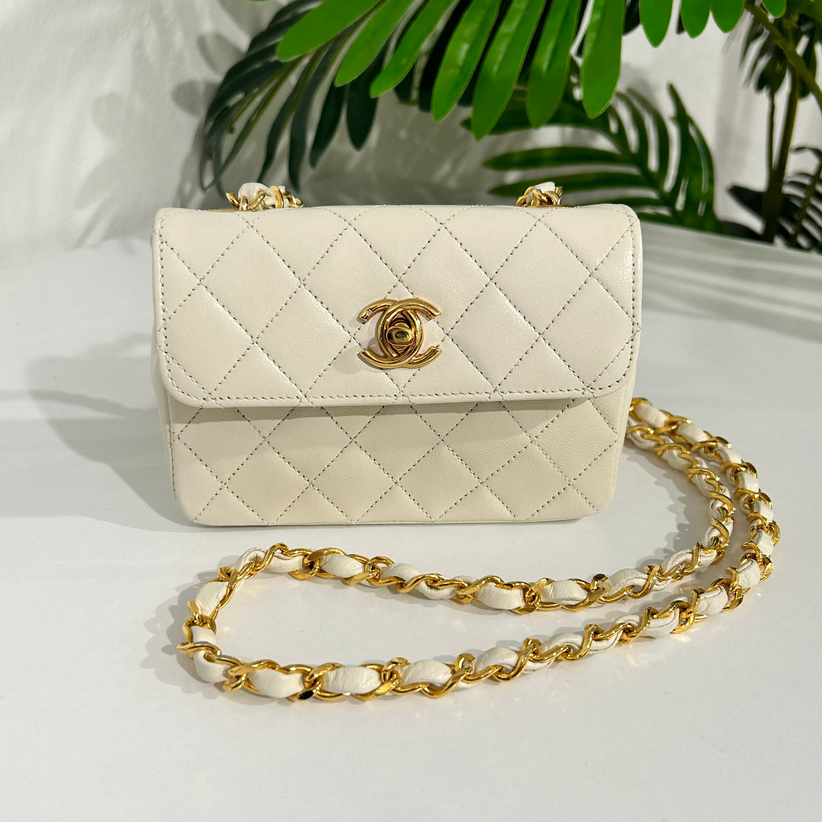 Chanel White Small Classic Double Flap Bag – Dina C's Fab and