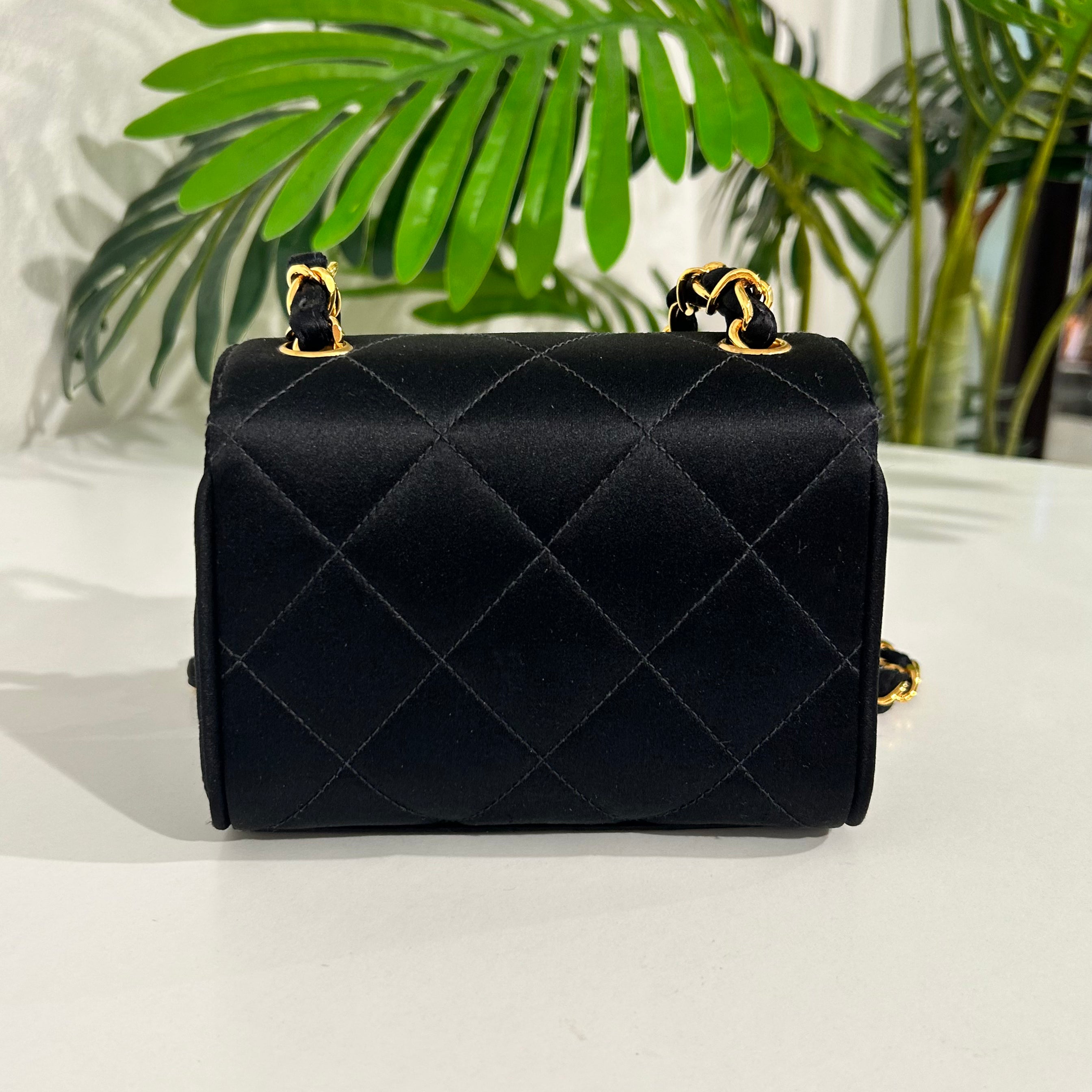Chanel square 2025 mini 2019