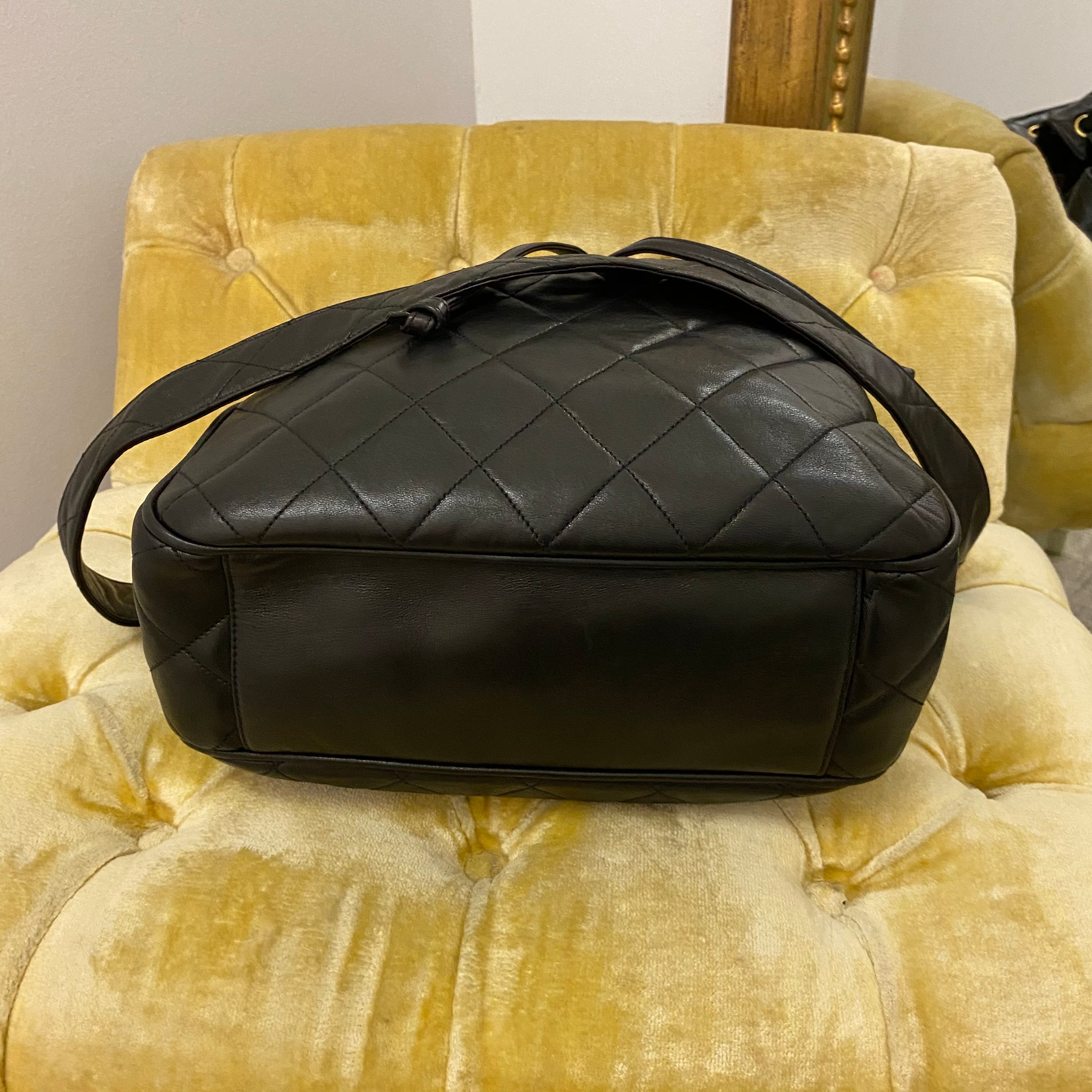 Chanel Vintage Black Quilted Bucket Bag – Dina C's Fab and Funky  Consignment Boutique