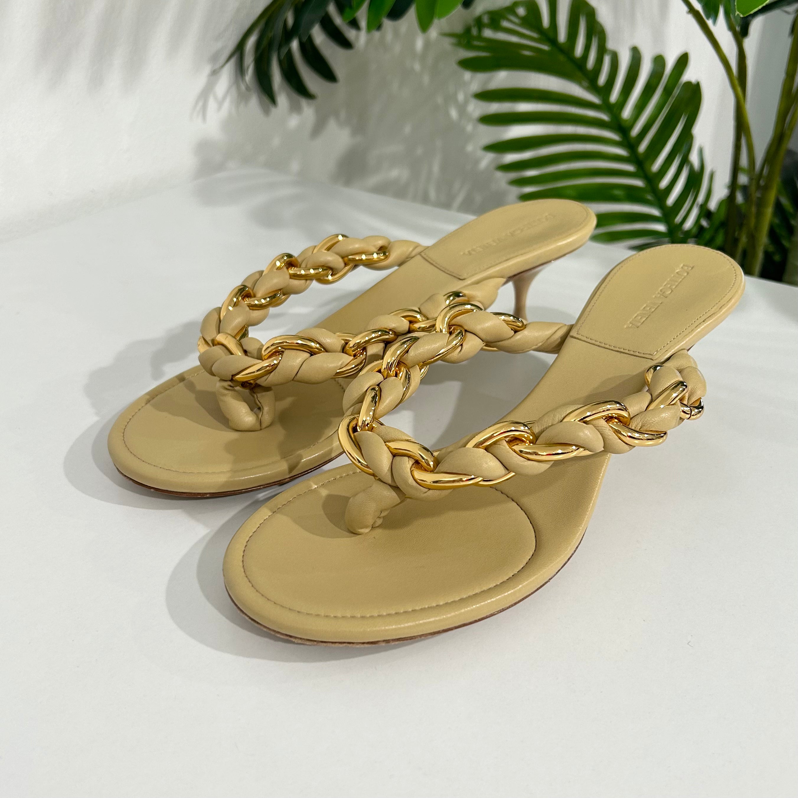 Chanel Gold Camellia Sandals – Dina C's Fab and Funky Consignment Boutique