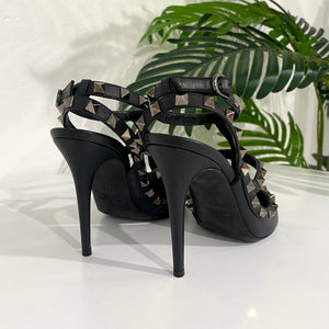 Valentino Garavani Noir Rockstud Pumps