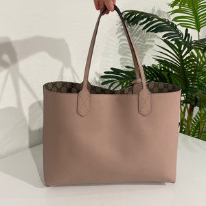 Gucci Reversible Tote Dina C s Fab and Funky Consignment Boutique